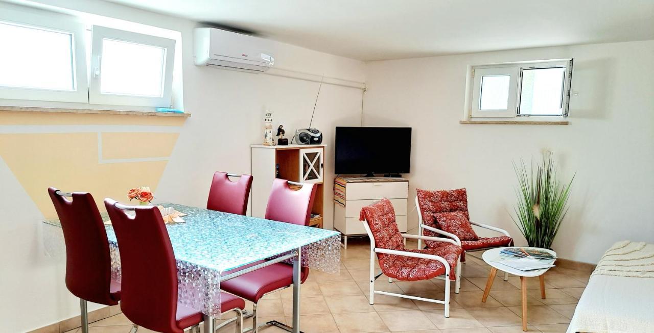 Apartment Daudi บานโจเล ภายนอก รูปภาพ